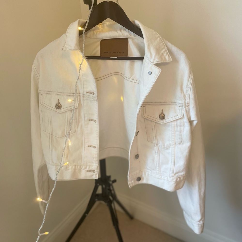 American Eagle White Denim Cropped Jacket Size: Small